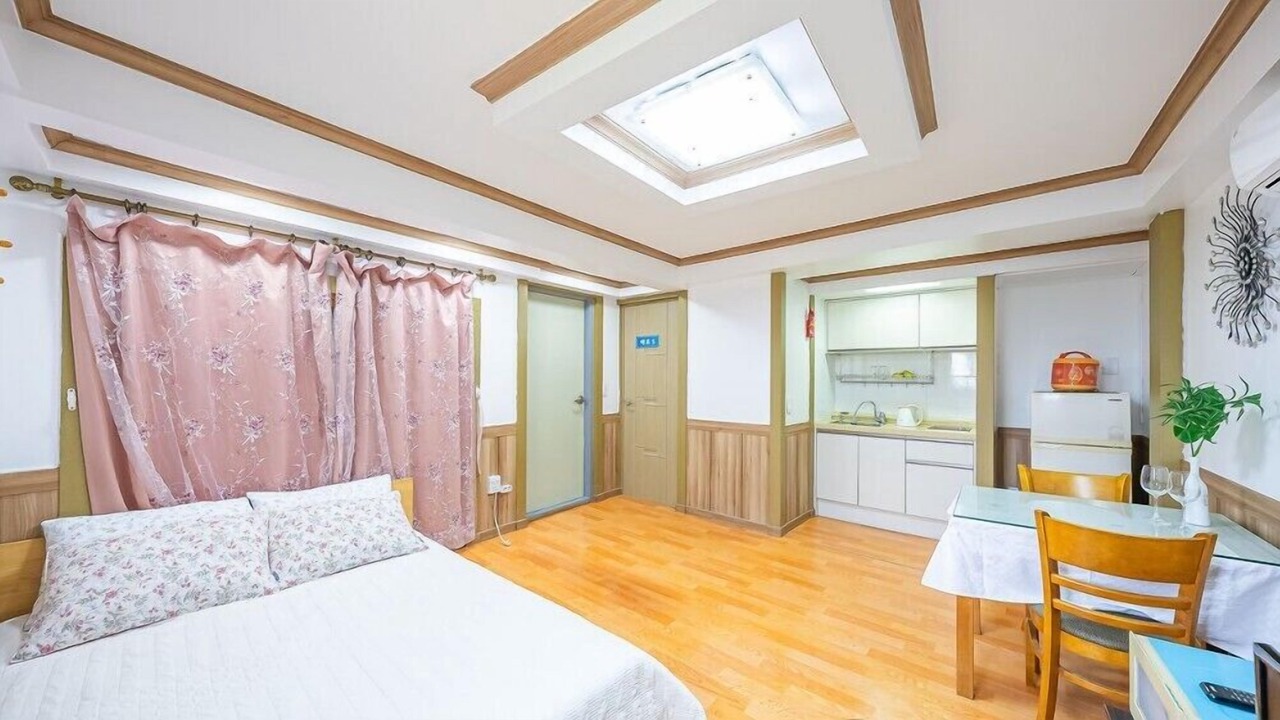 Photo of Bedroom in Buk