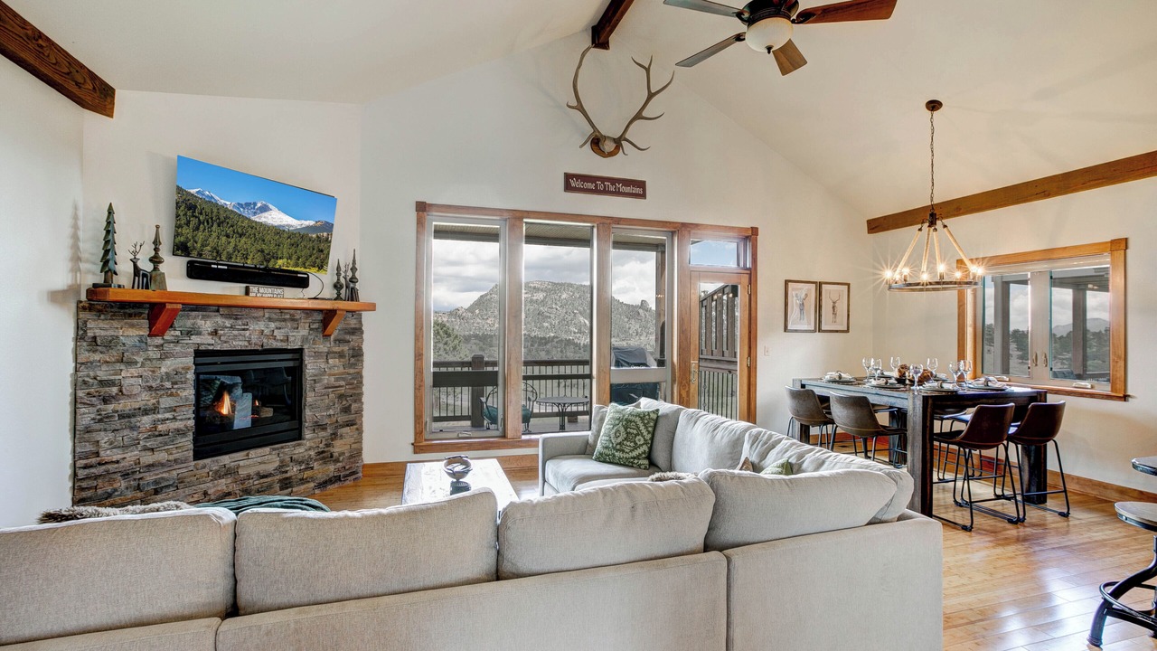 Photo of Livingroom in Estes Park