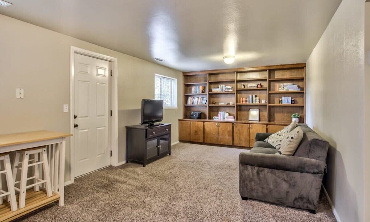 Photo of Livingroom in Northeast Colorado Springs