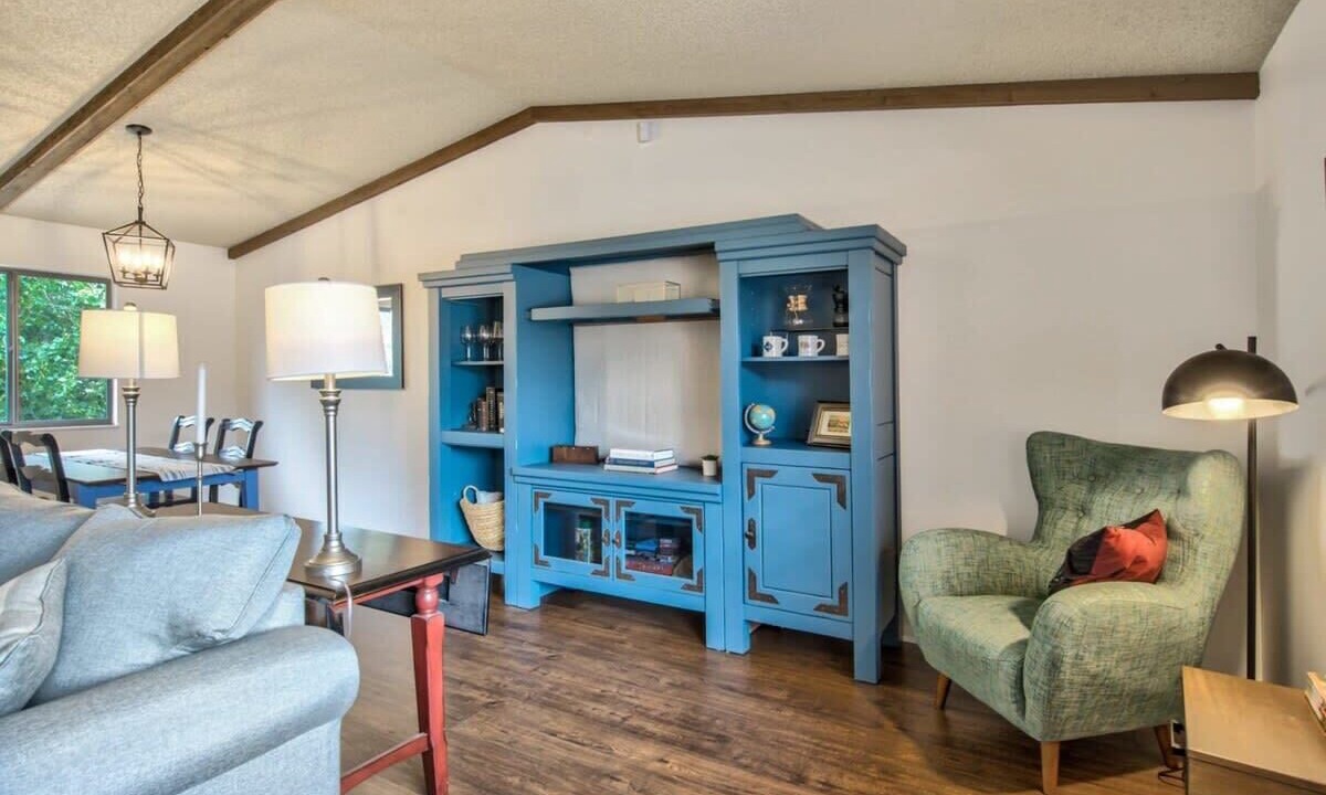 Photo of Livingroom in Northeast Colorado Springs