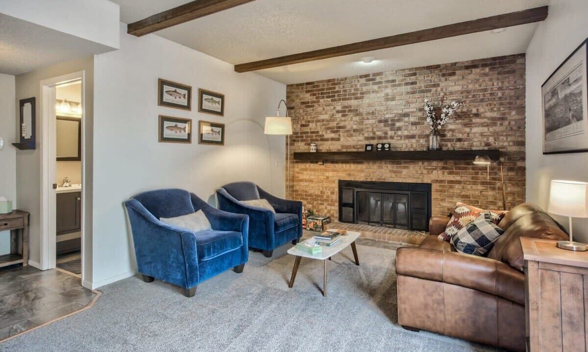 Photo of Livingroom in Northeast Colorado Springs