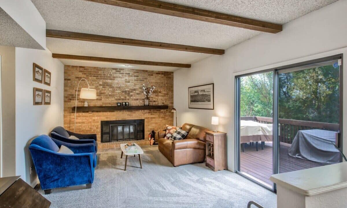 Photo of Livingroom in Northeast Colorado Springs
