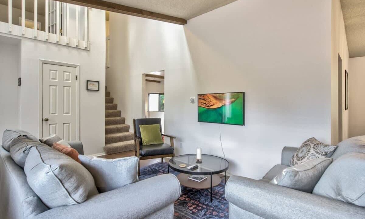 Photo of Livingroom in Northeast Colorado Springs