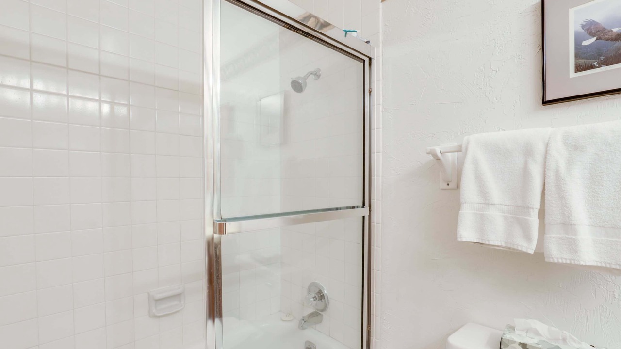 Photo of Bathroom in Peak 9