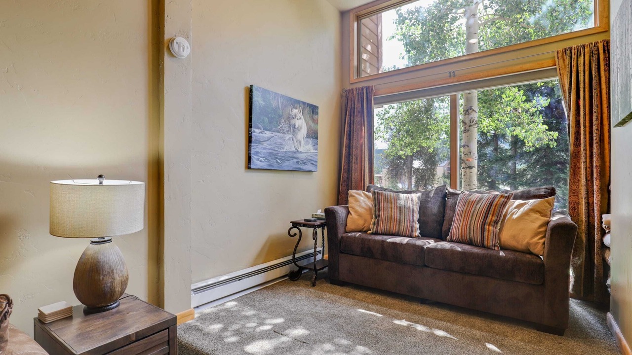 Photo of Bedroom in Peak 9