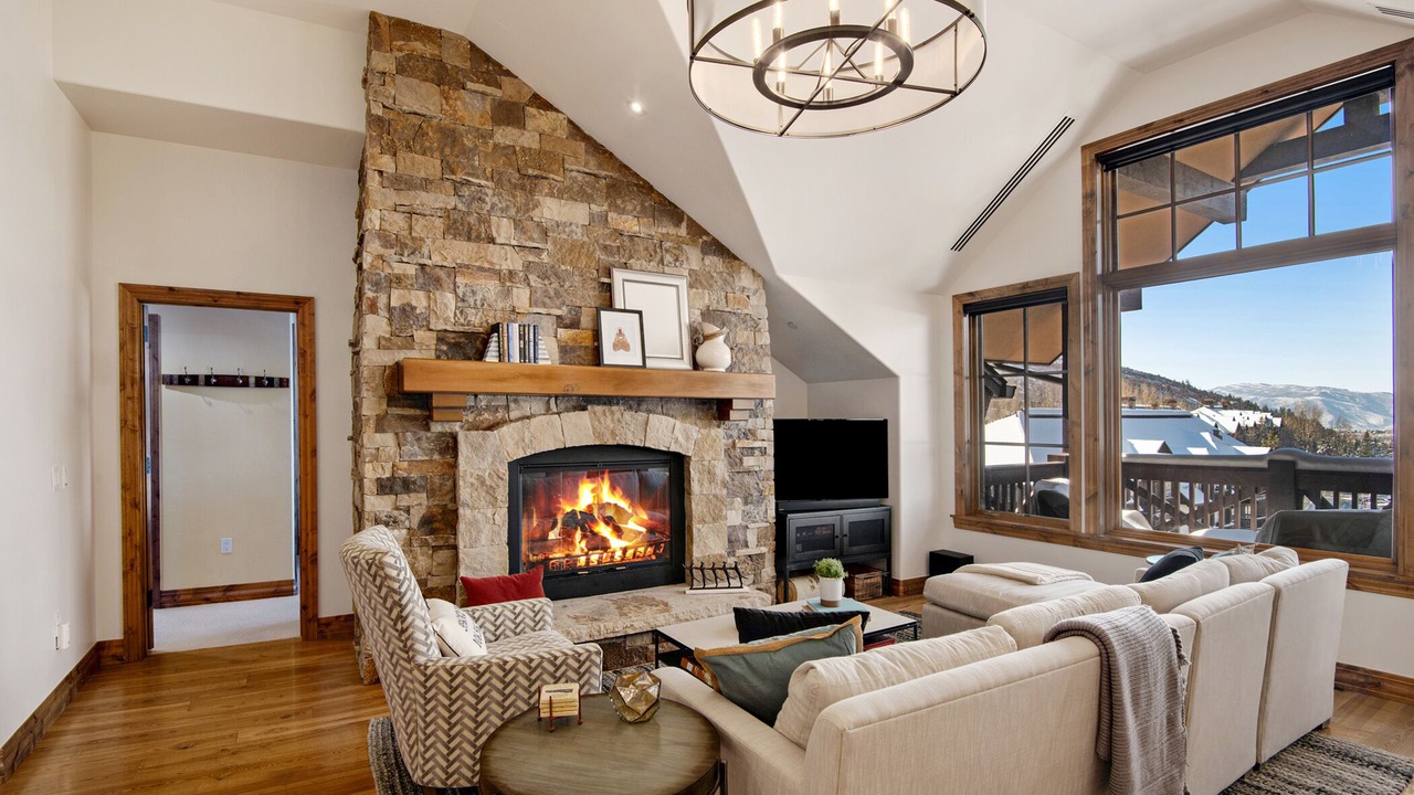 Photo of Livingroom in Avon