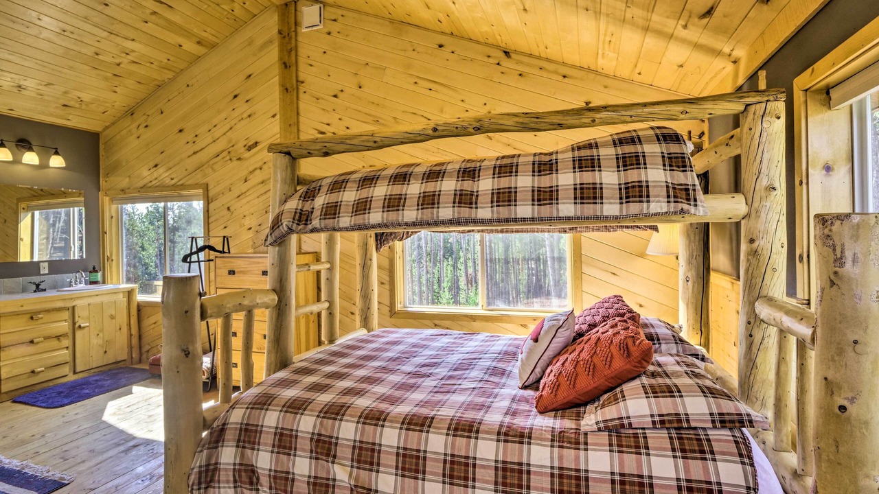 Photo of Bedroom in Valley of the Sun