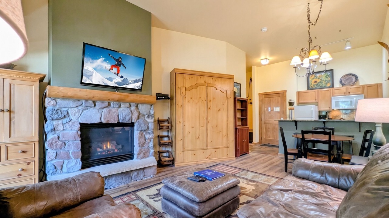 Photo of Livingroom in River Run