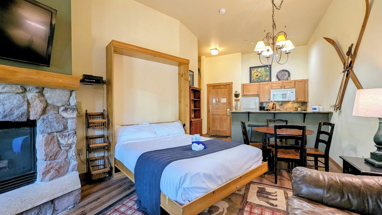 Photo of Livingroom in River Run