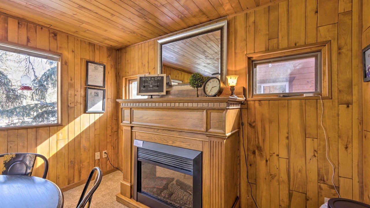 Photo of Livingroom in Green Mountain Falls