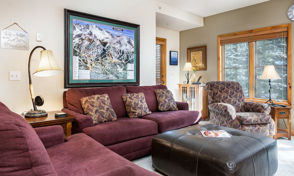 Photo of Livingroom in Four O'Clock