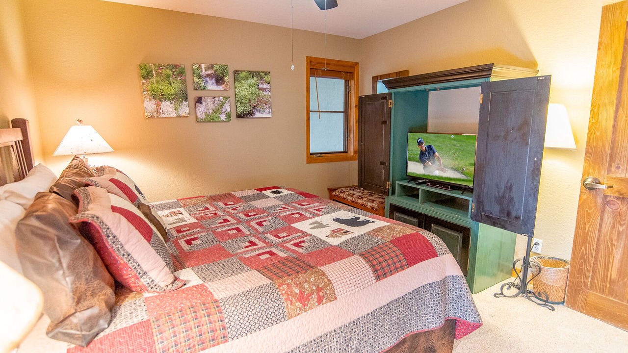 Photo of Bedroom in Four O'Clock