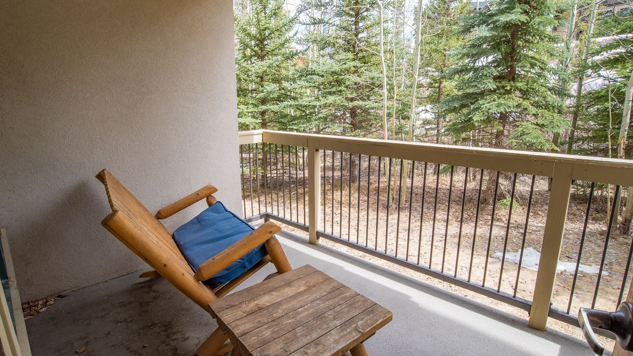 Photo of Outdoor in Four O'Clock