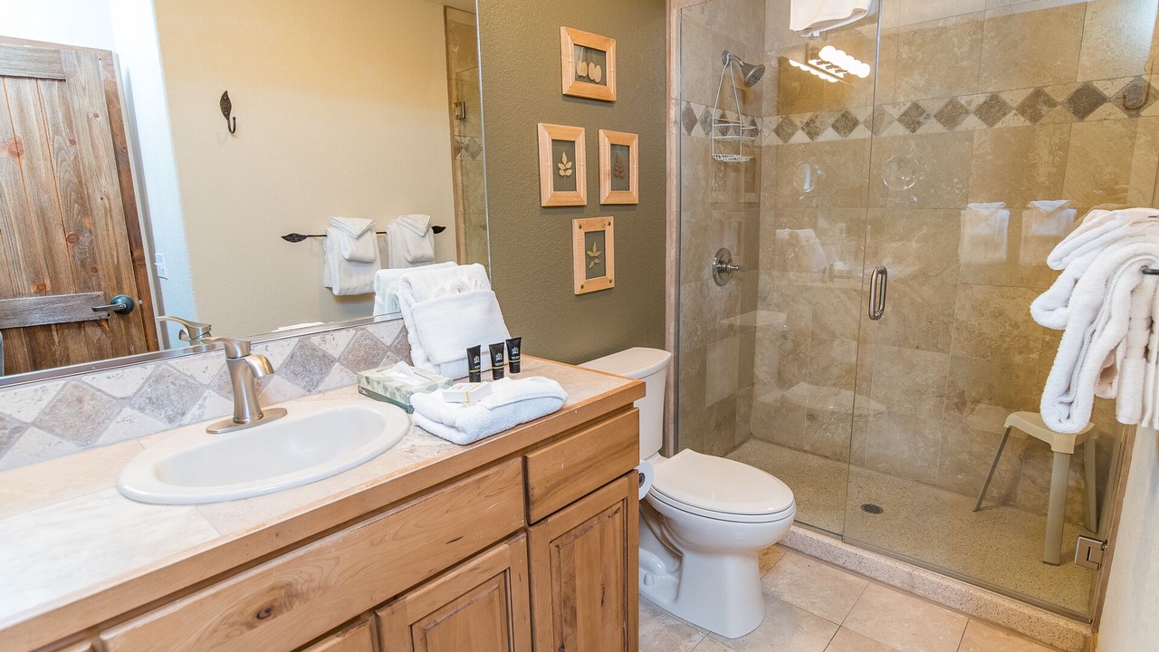 Photo of Bathroom in Four O'Clock