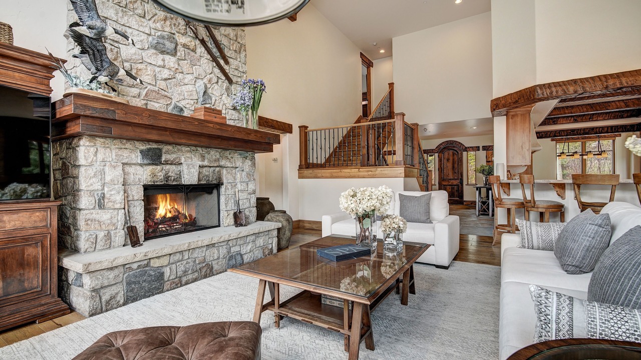 Photo of Livingroom in Gore Creek Place