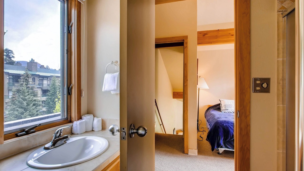 Photo of Bedroom in Lakeside Village