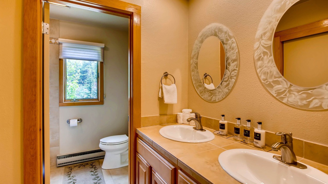 Photo of Bathroom in Lakeside Village