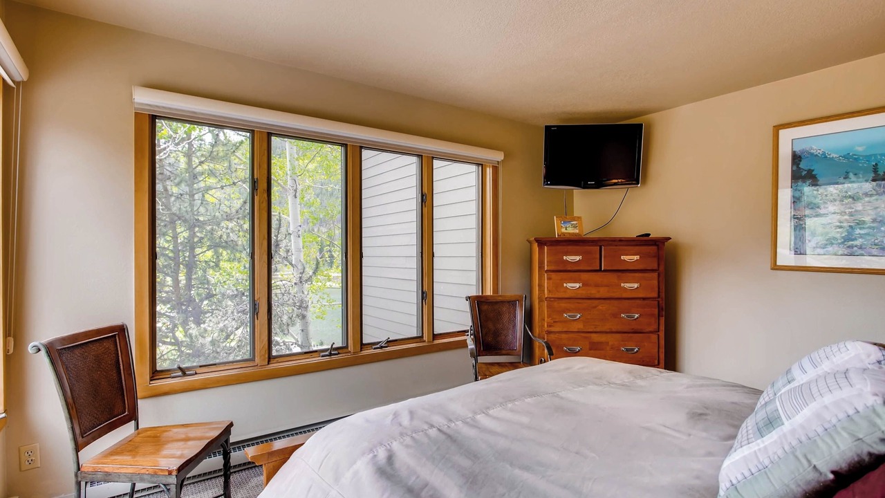 Photo of Bedroom in Lakeside Village