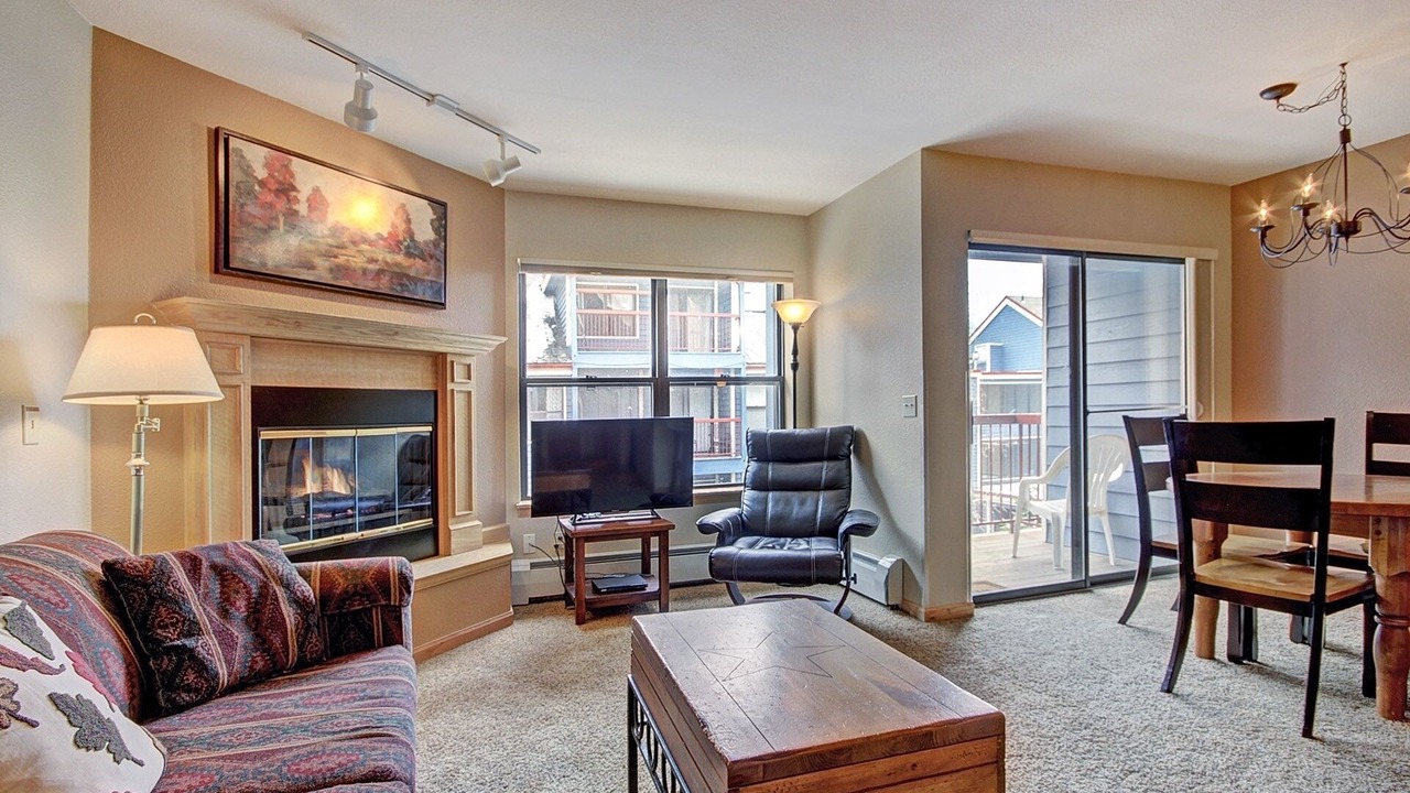 Photo of Livingroom in Historic District