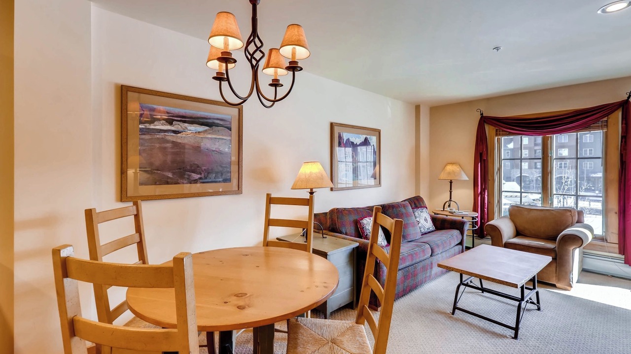 Photo of Livingroom in River Run