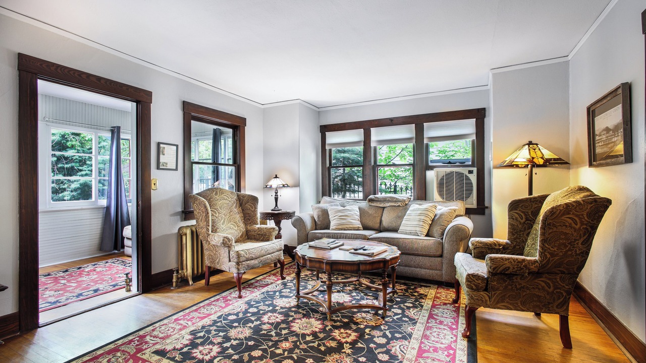 Photo of Livingroom in Broadmoor