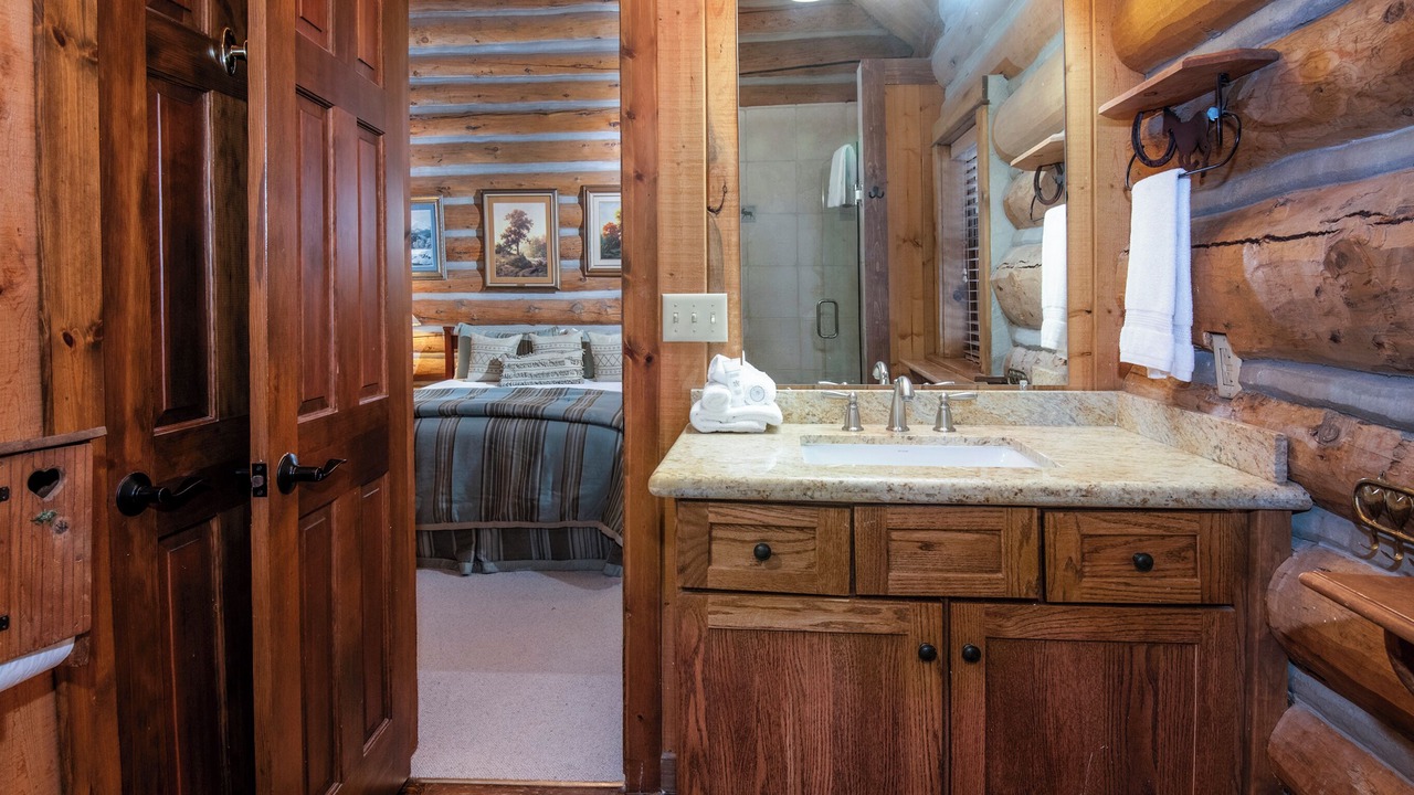 Photo of Bathroom in Timbercreek Lodges