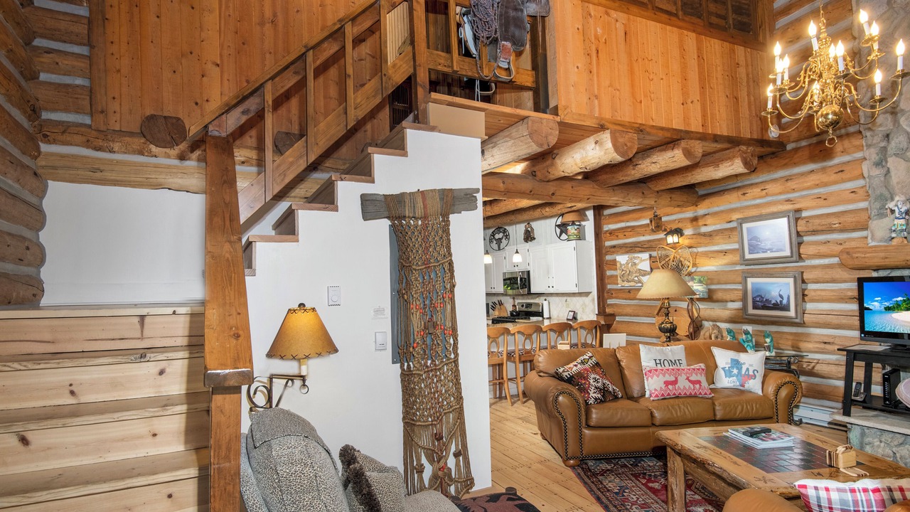 Photo of Livingroom in Timbercreek Lodges