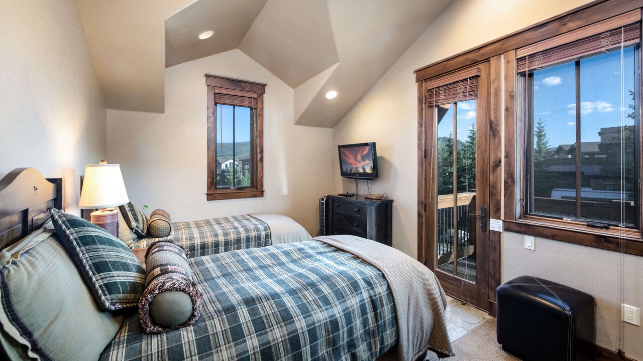 Photo of Bedroom in Fairmount On The River