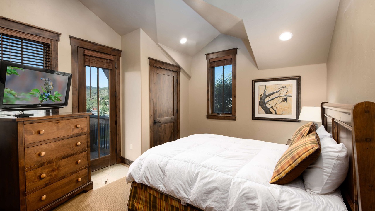Photo of Bedroom in Fairmount On The River