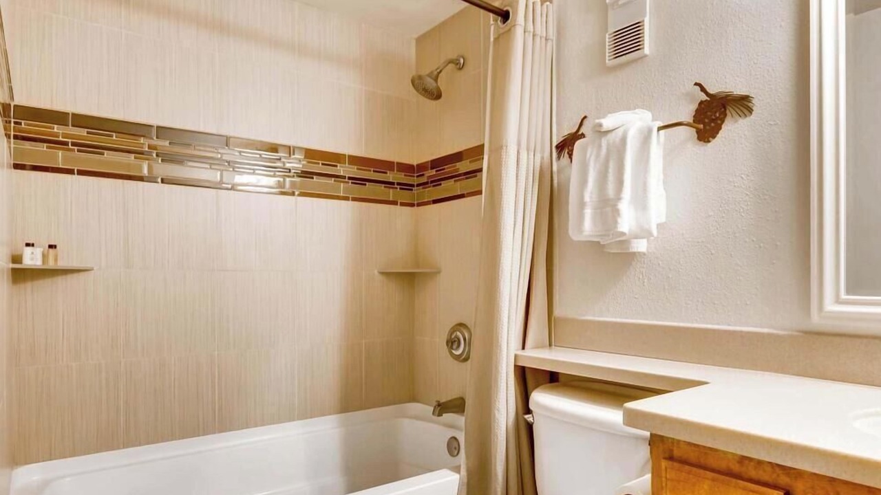 Photo of Bathroom in Peak 9