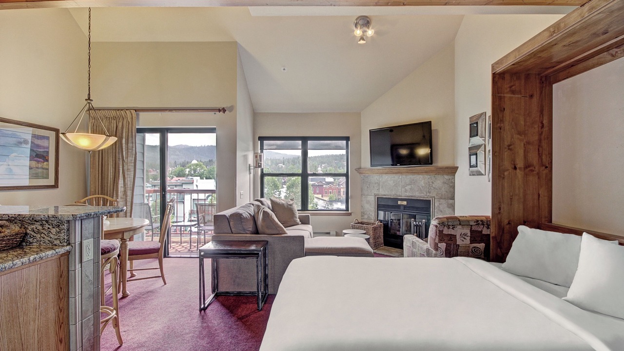 Photo of Livingroom in Historic District