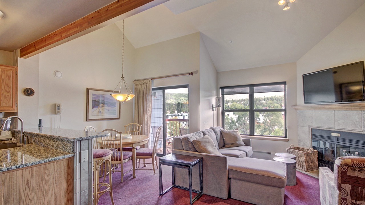 Photo of Livingroom in Historic District