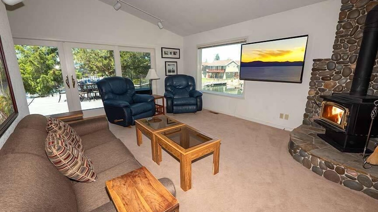 Photo of Livingroom in Tahoe Keys