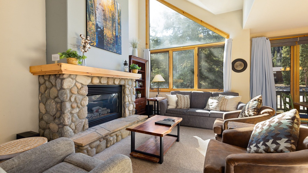 Photo of Livingroom in Mountain House