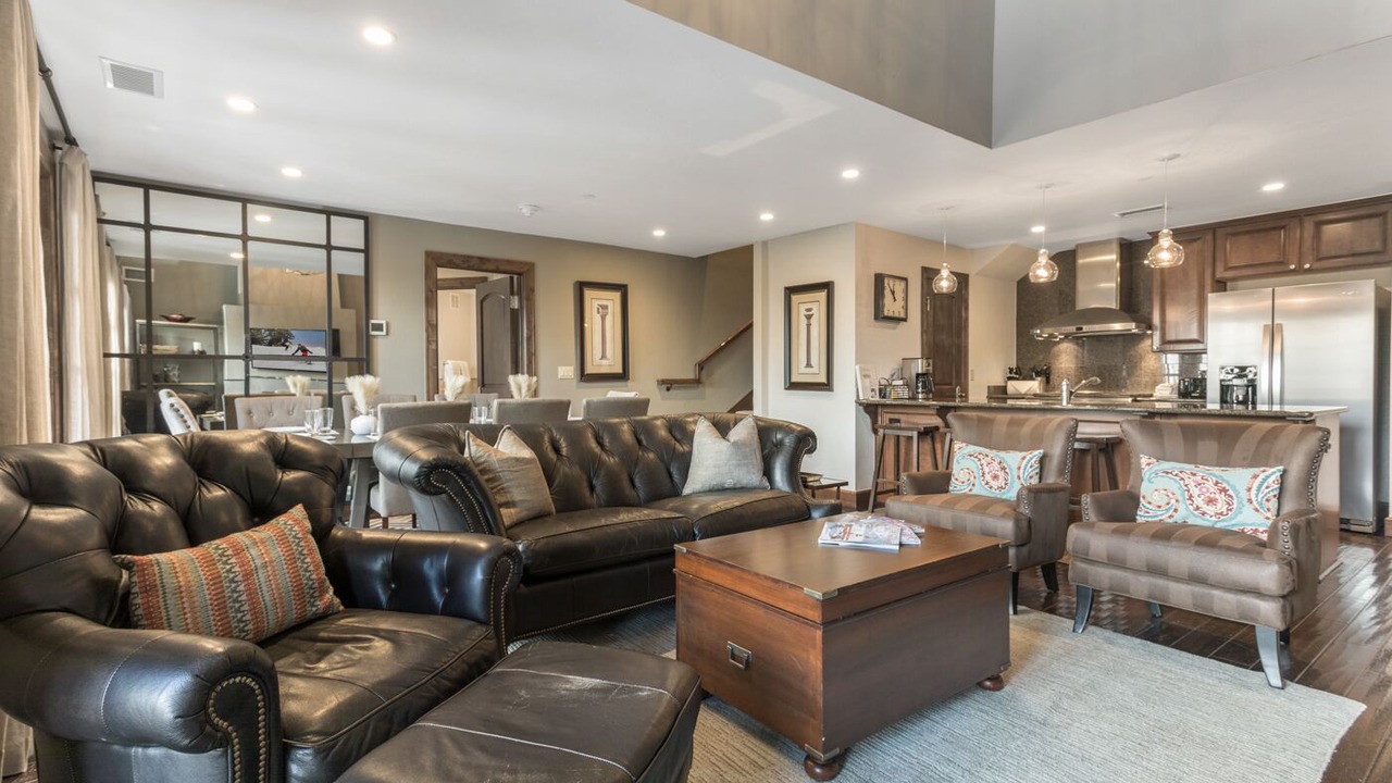 Photo of Livingroom in Avon