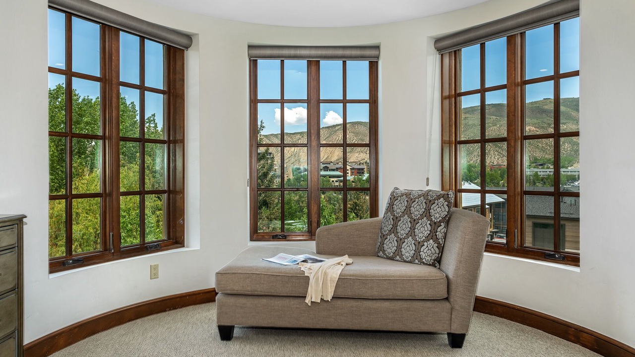 Photo of Livingroom in Avon