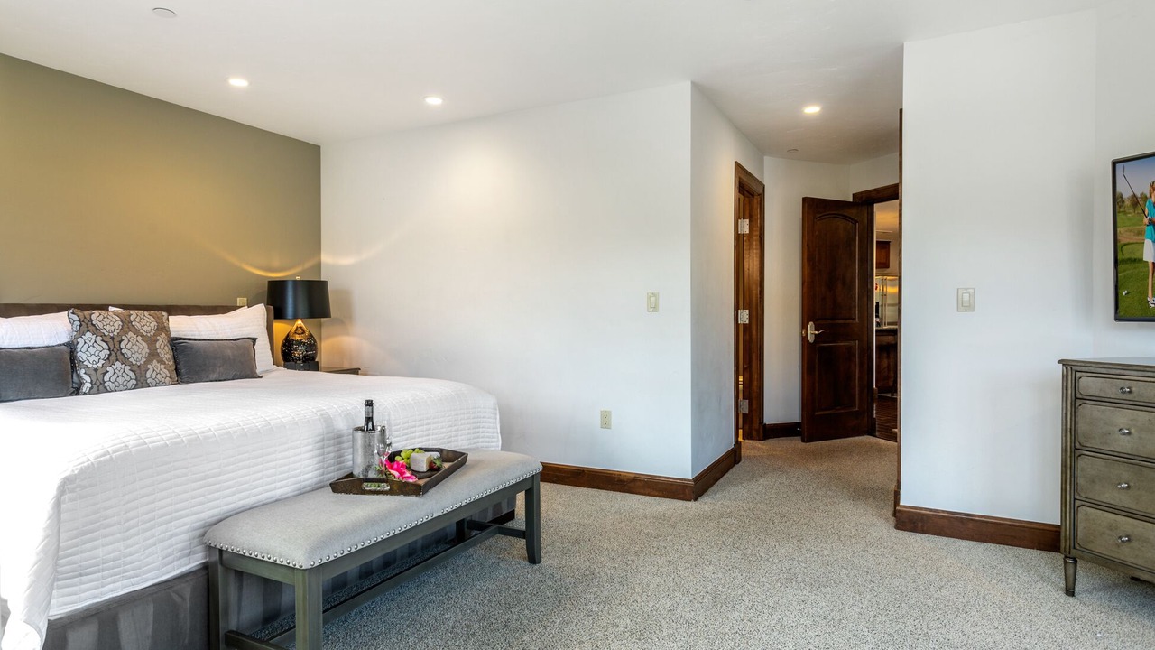 Photo of Bedroom in Avon