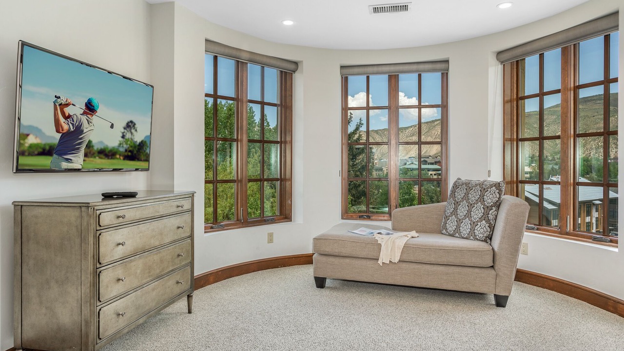 Photo of Livingroom in Avon