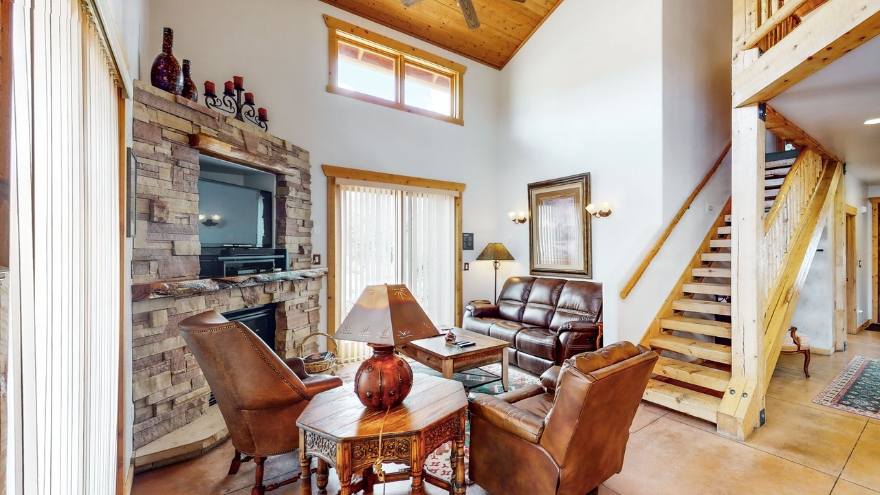 Photo of Livingroom in Coyote Run