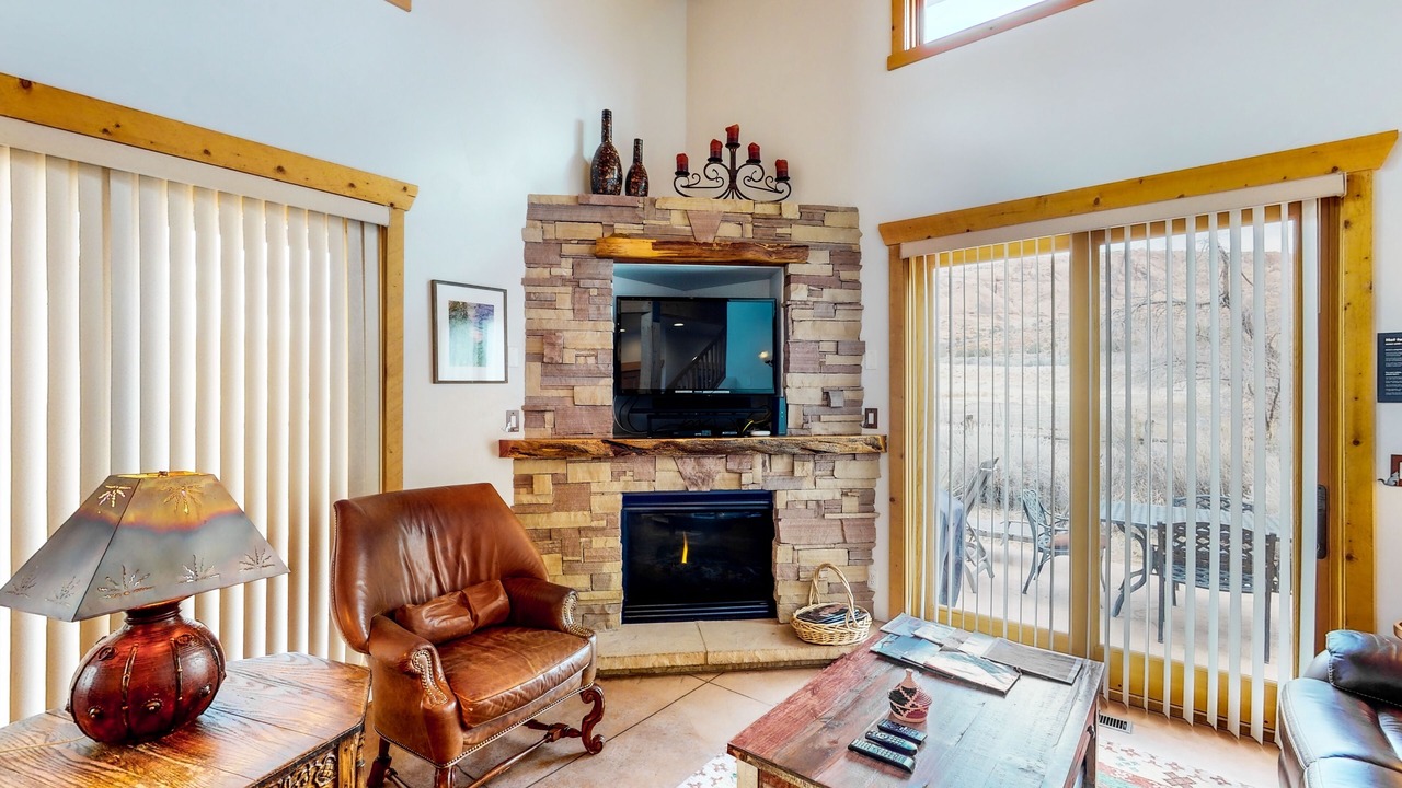 Photo of Livingroom in Coyote Run
