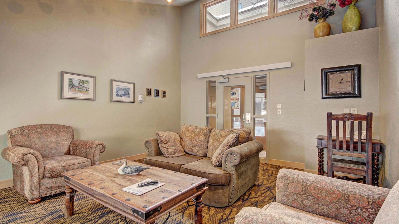 Photo of Livingroom in Lakeside Village