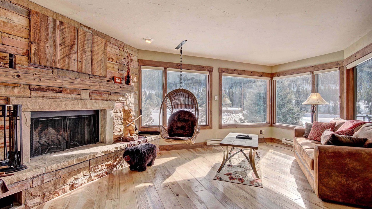 Photo of Livingroom in Lakeside Village