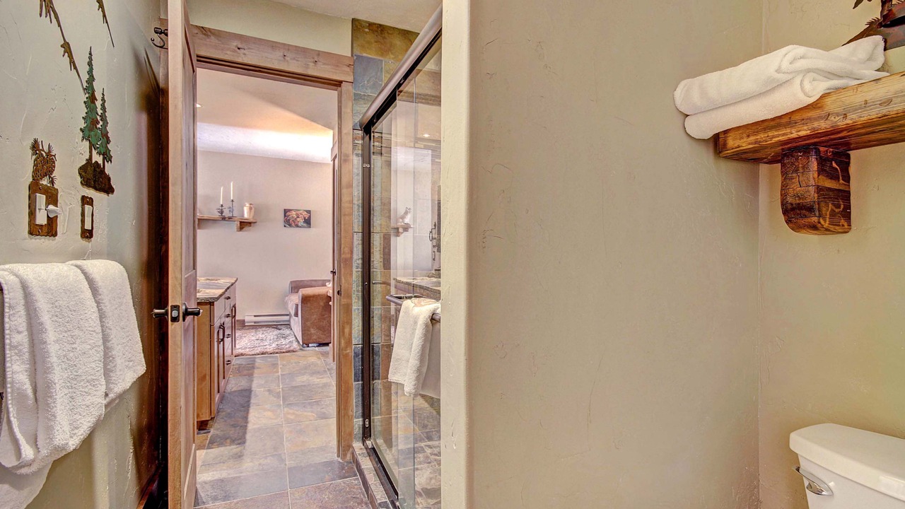 Photo of Bathroom in Lakeside Village