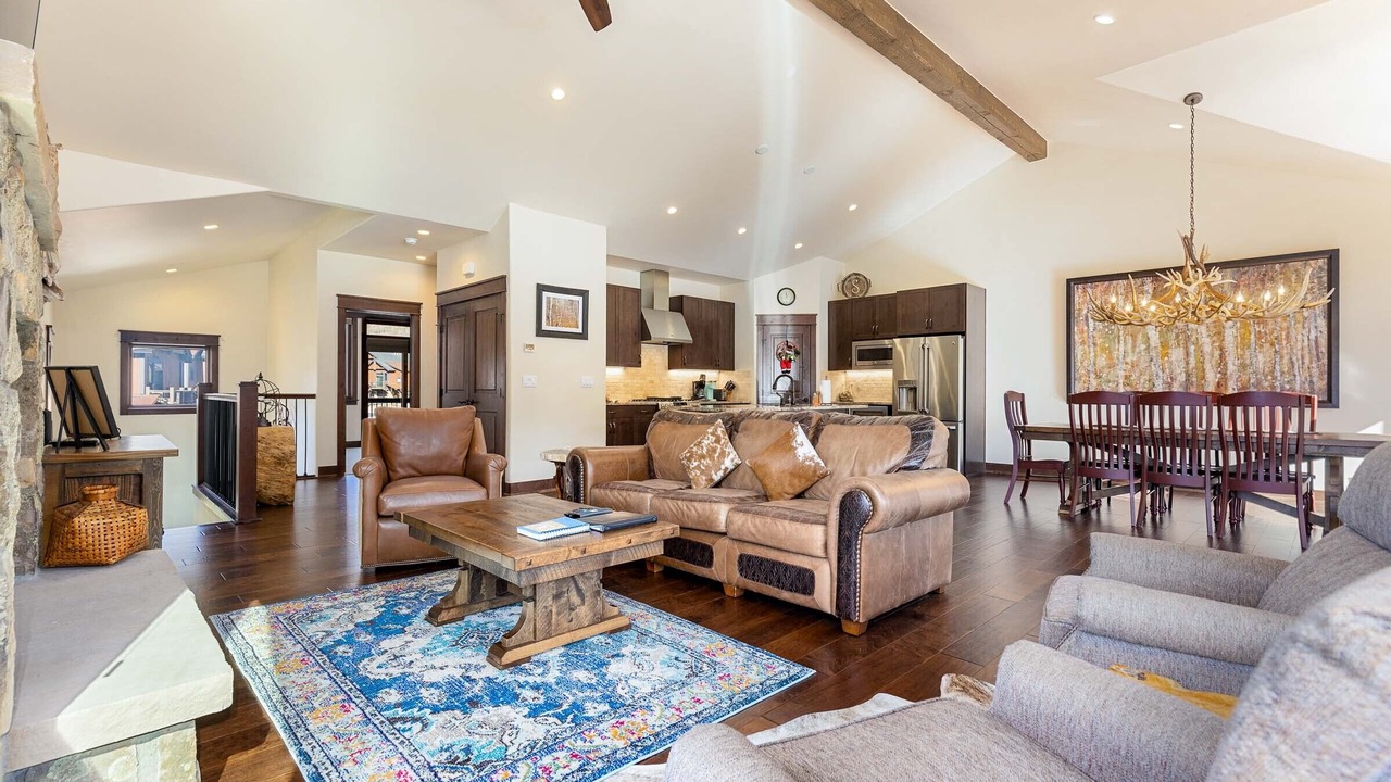 Photo of Livingroom in River Run