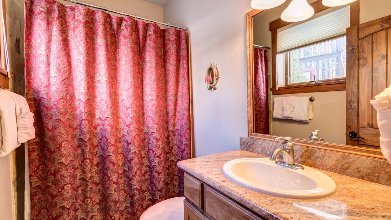 Photo of Bathroom in Warrior's Mark West