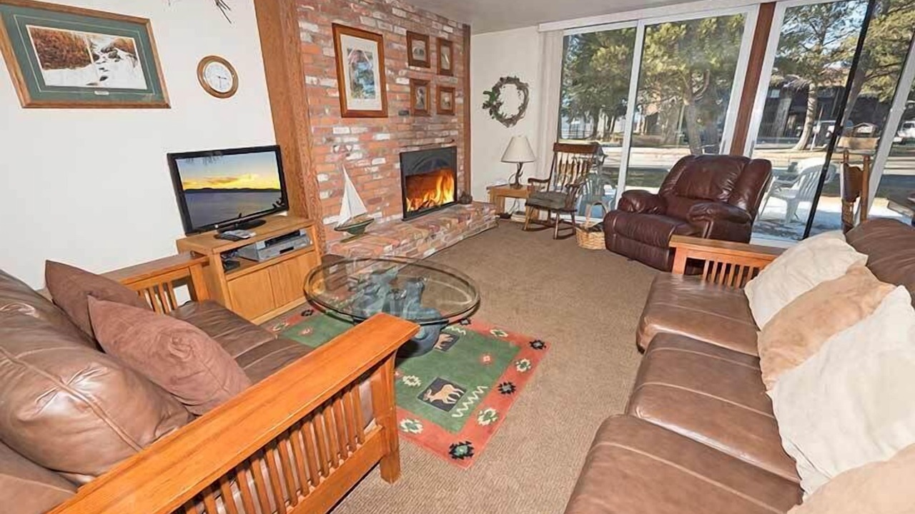 Photo of Livingroom in Tahoe Keys