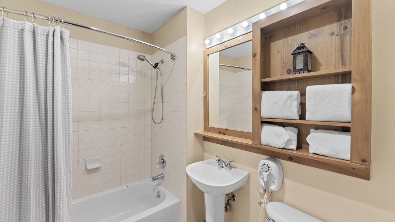 Photo of Bathroom in River Run