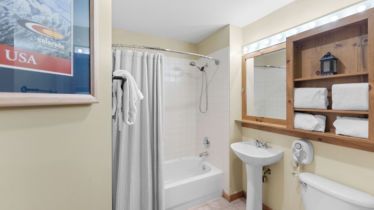 Photo of Bathroom in River Run