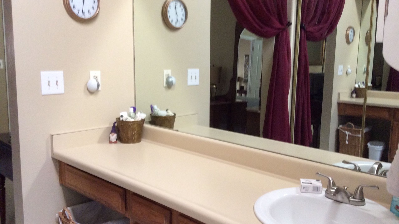 Photo of Bathroom in Pheasant Run