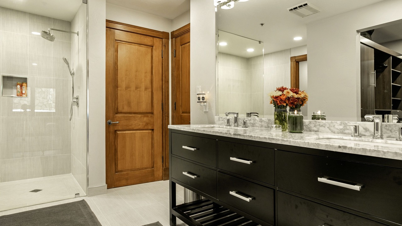 Photo of Bathroom in Highlands Townhomes